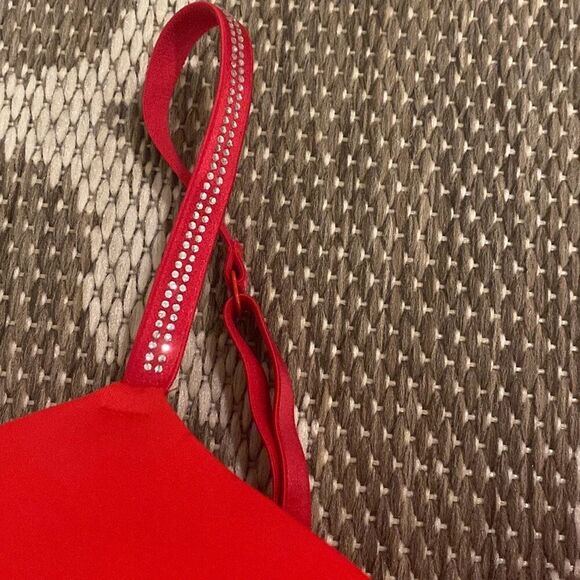 Victoria’s Secret wear everywhere wireless push-up size 34DD  - Picture 3 of 7